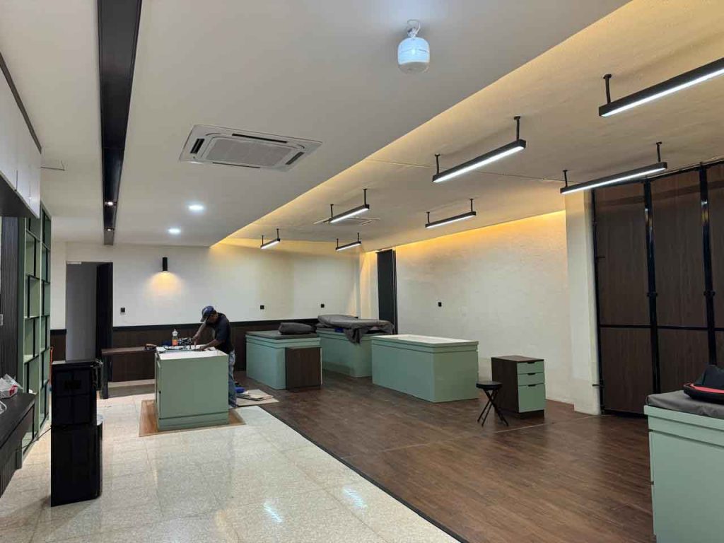 Interior Kantor Modern 2025 – Tingkatkan Produktivitas & Ciptakan Ruang Kerja Nyaman